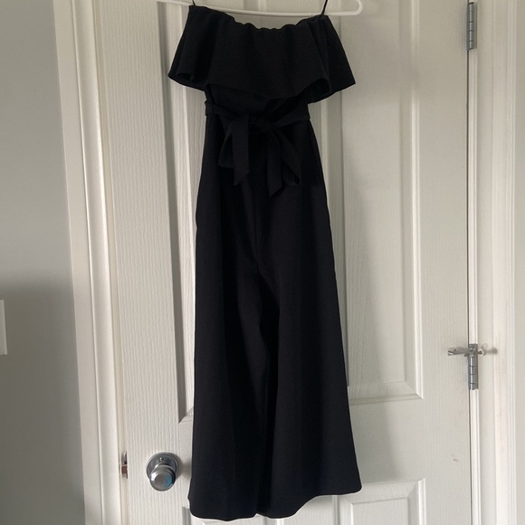 Aritzia Babaton Flutter Jumpsuit. - Picture 6 of 9